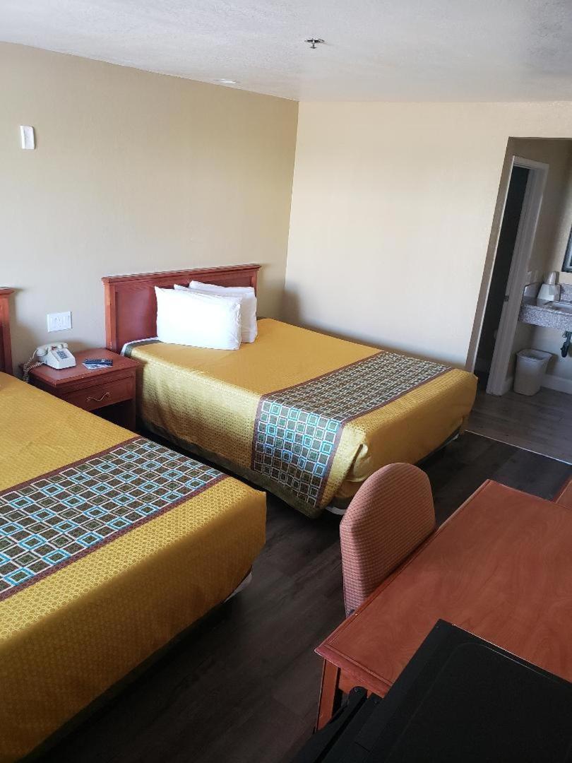 University Inn Fresno Eksteriør billede
